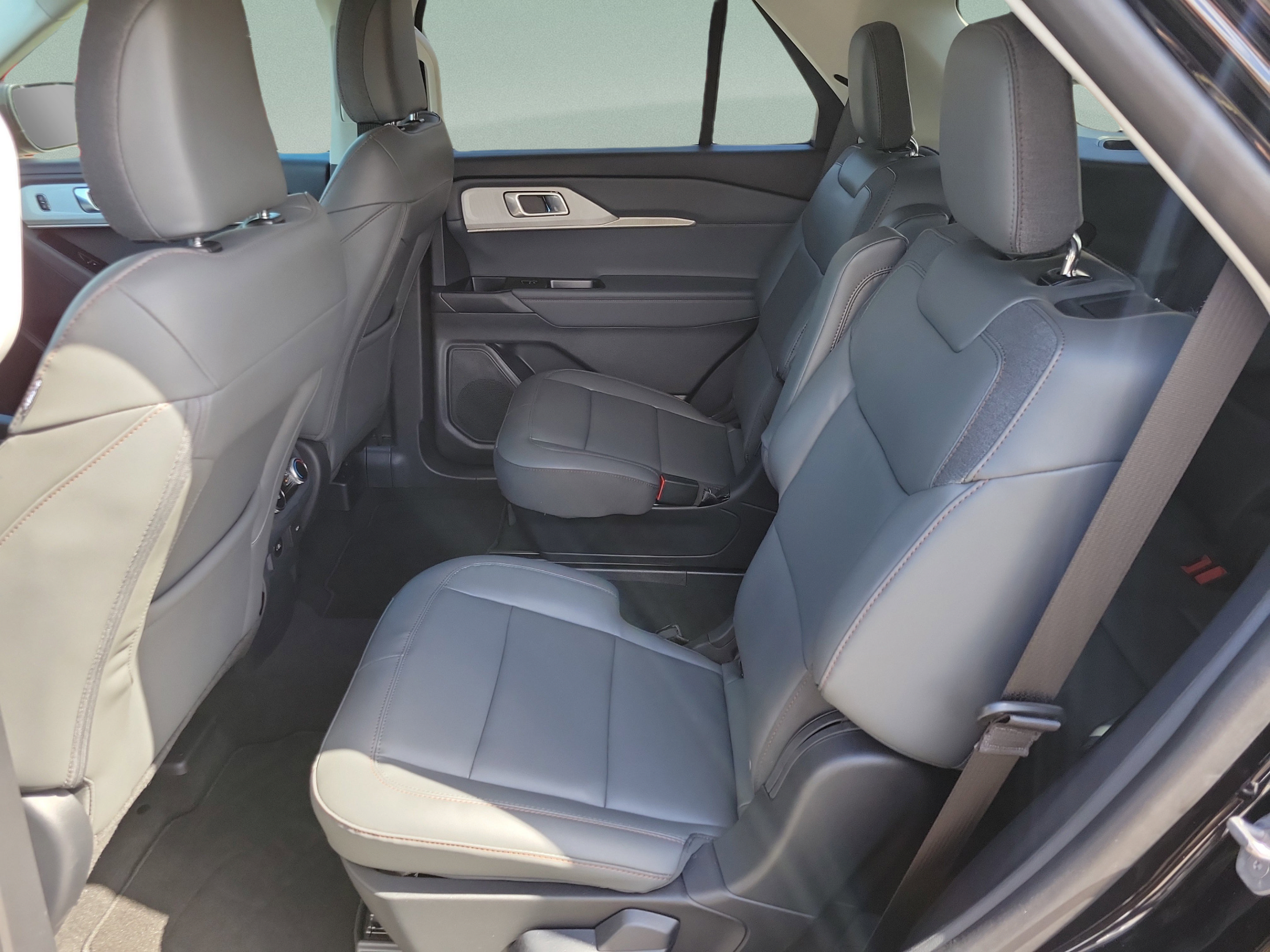New 2026 Ford Explorer Active w/ Active Comfort Package RWD image 22