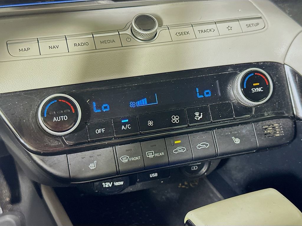 Used 2022 Hyundai Elantra Limited w/ Winter Weather Package FWD image 27