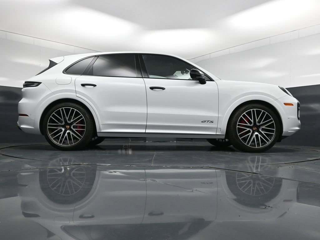 Certified 2025 Porsche Cayenne GTS AWD/4WD image 25