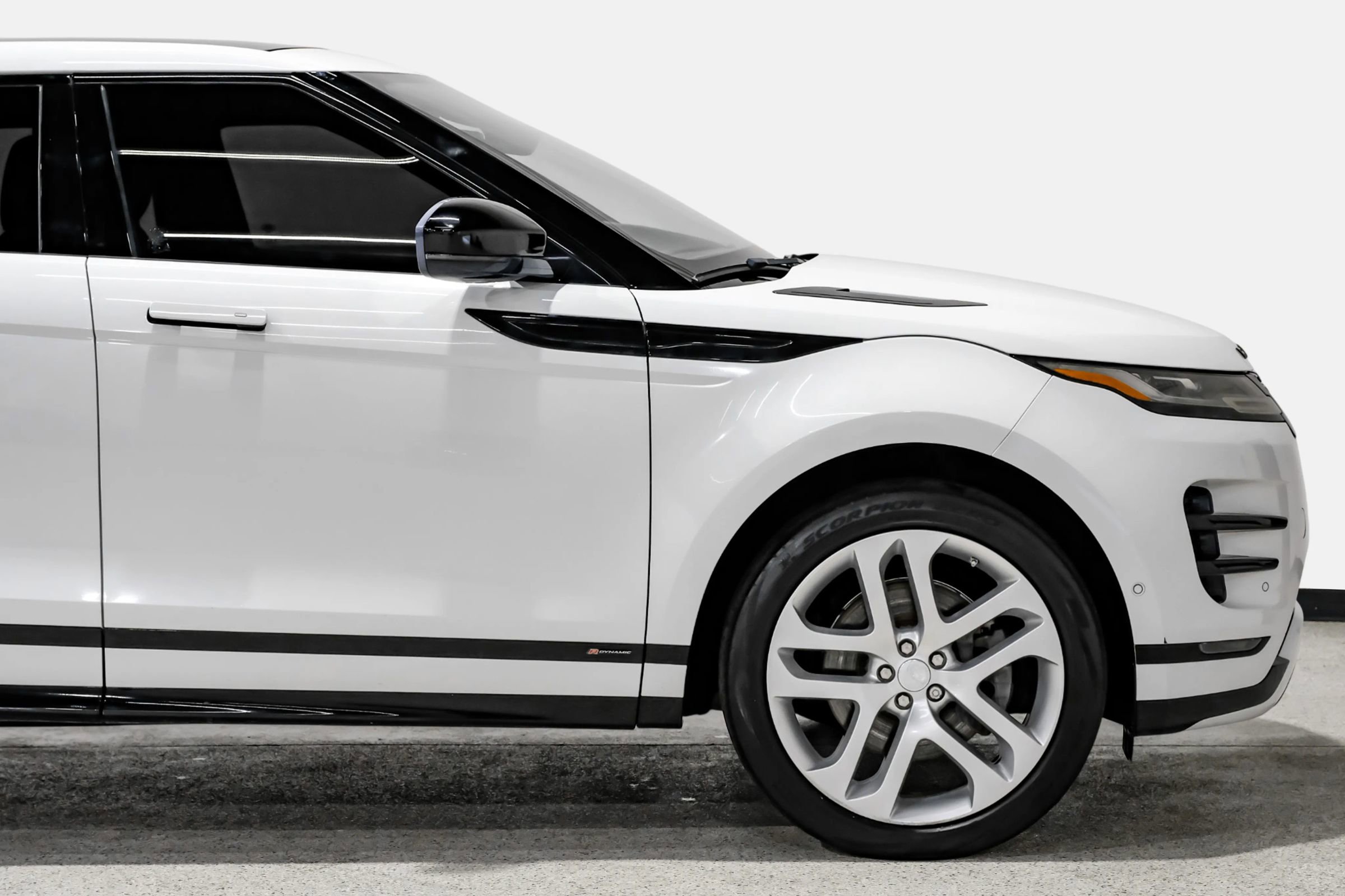 Used 2020 Land Rover Range Rover Evoque R-Dynamic SE image 14