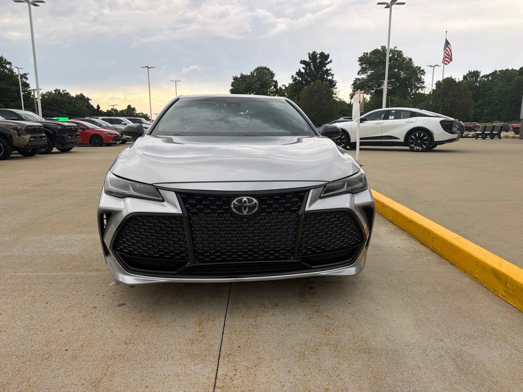 Used 2021 Toyota Avalon Touring w/ Advanced Safety Package FWD image 2