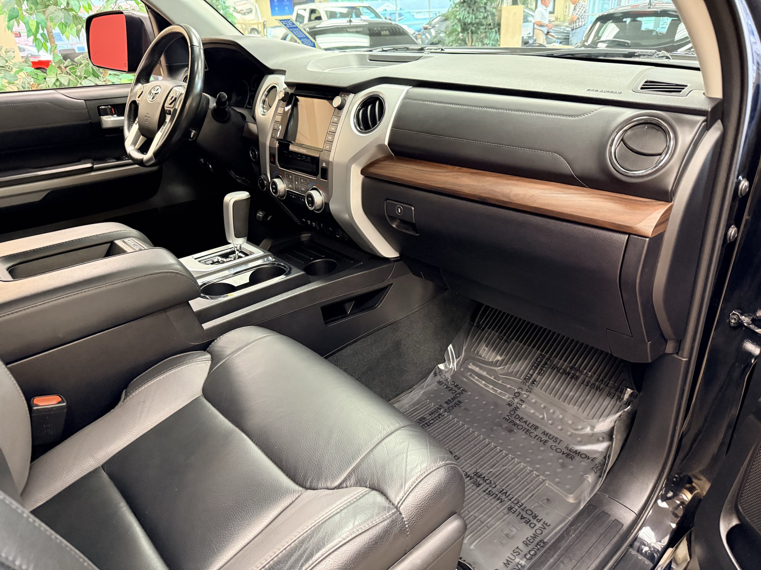 Used 2021 Toyota Tundra Limited w/ Limited Premium Package AWD/4WD image 7
