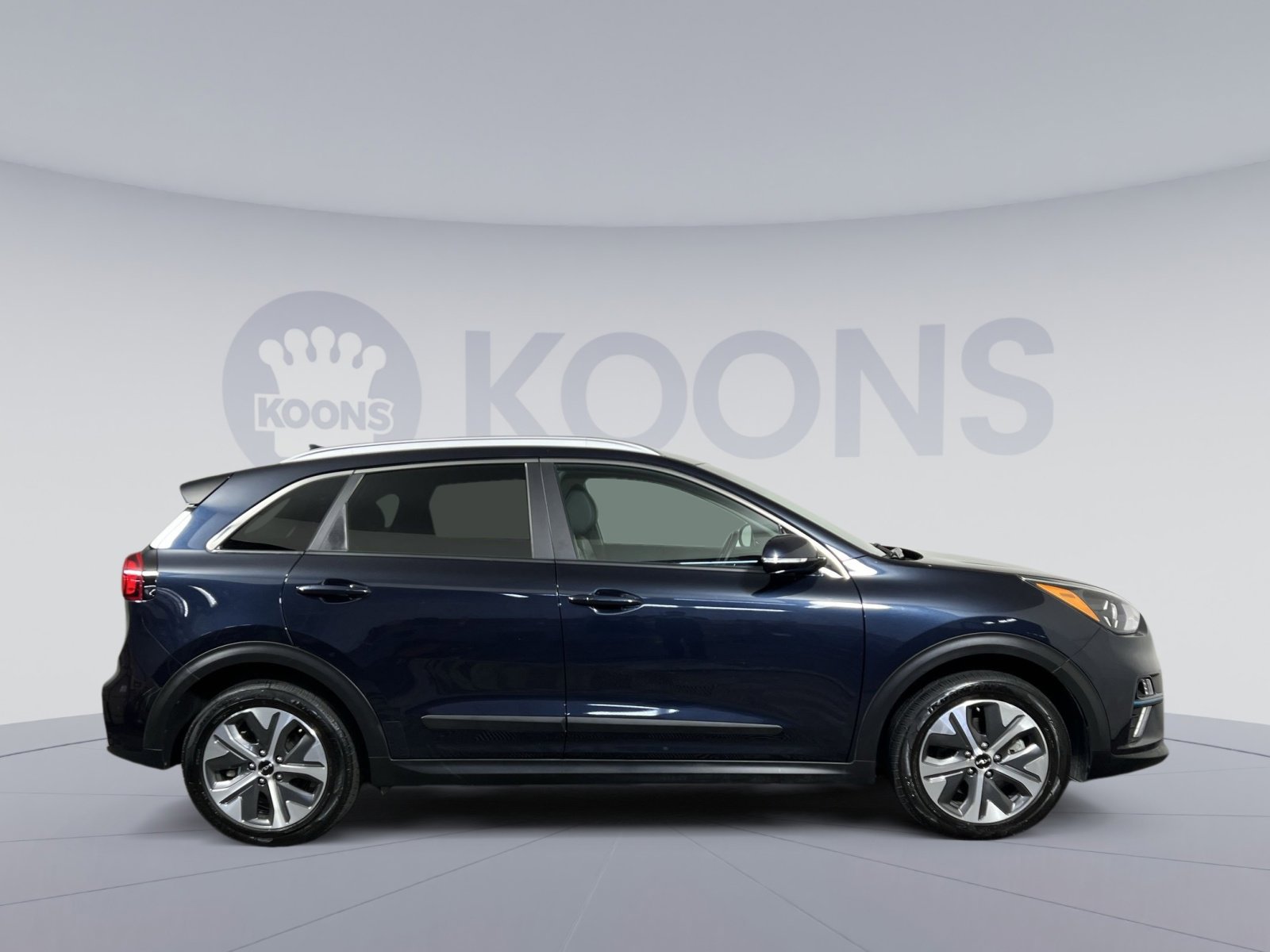 Used 2022 Kia Niro EX Premium w/ Cold Weather Package image 8