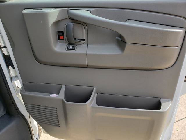 Used 2015 Chevrolet Express 2500 image 17