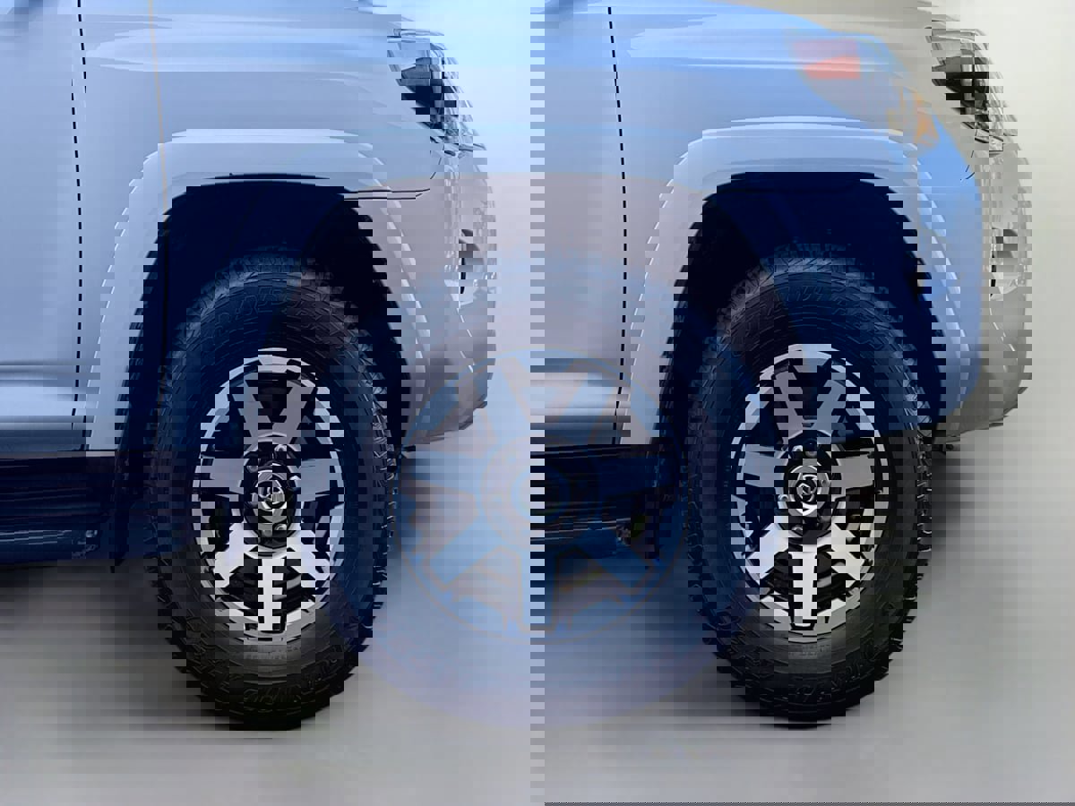 Used 2024 Toyota 4Runner TRD Off-Road image 28