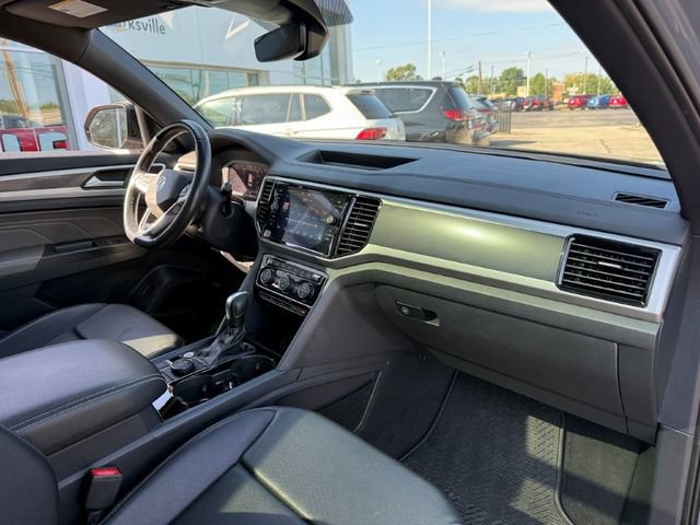 Used 2023 Volkswagen Atlas Cross Sport SEL R-Line AWD/4WD image 22