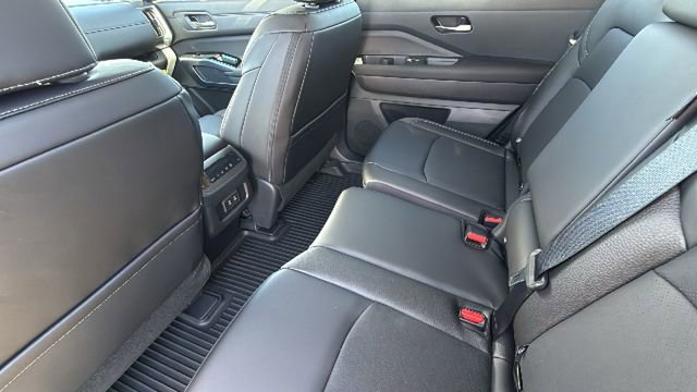 New 2026 Nissan Pathfinder SL image 24
