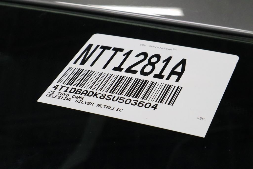 Used 2025 Toyota Camry SE image 33