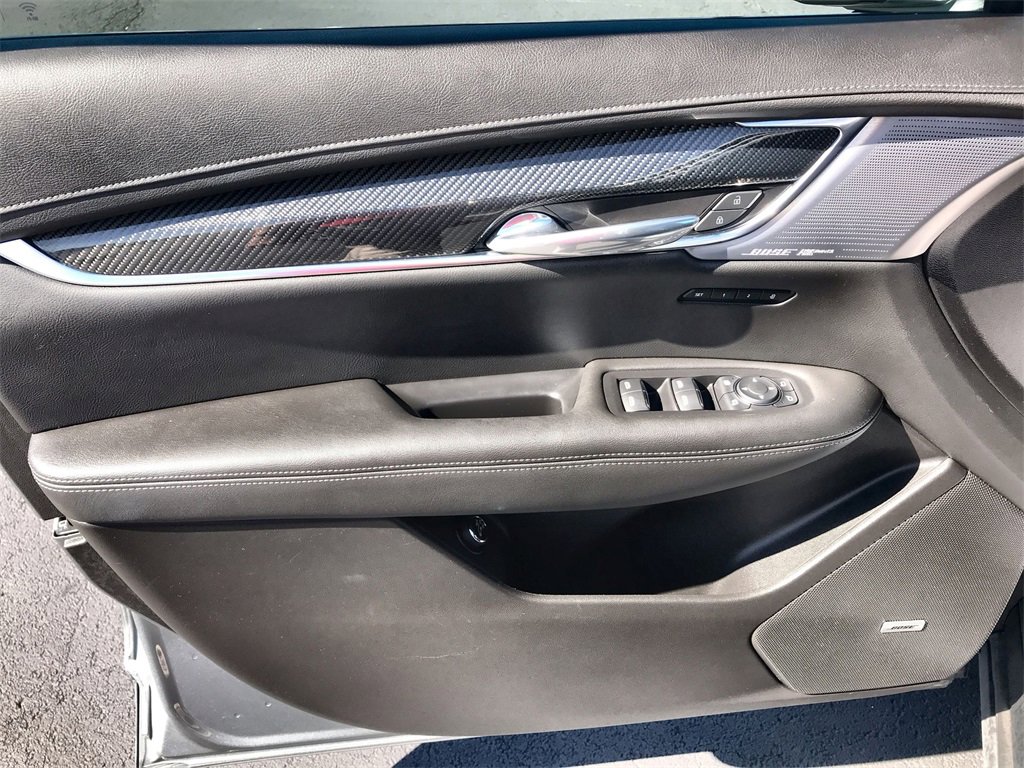 Used 2023 Cadillac XT6 Sport w/ Technology Package image 13