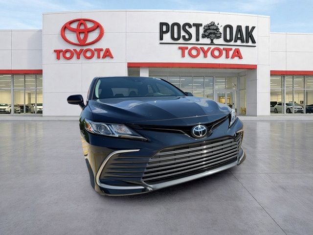 Used 2024 Toyota Camry LE FWD image 2