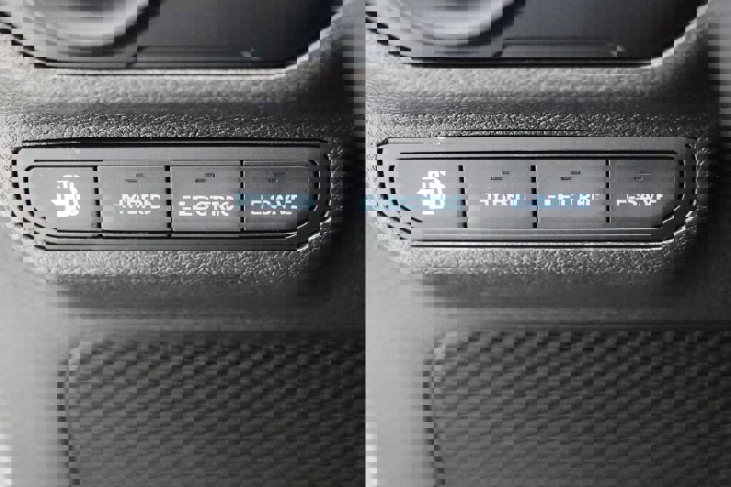 Used 2022 Jeep Wrangler Unlimited Sahara w/ Cold Weather Group image 26