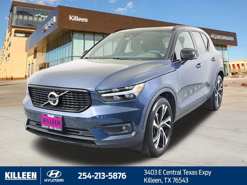 Used 2022 Volvo XC40 T5 R-Design w/ Advanced Package image 3