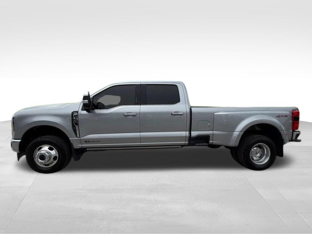 Used 2024 Ford F350 Lariat w/ Lariat Ultimate Package AWD/4WD image 2