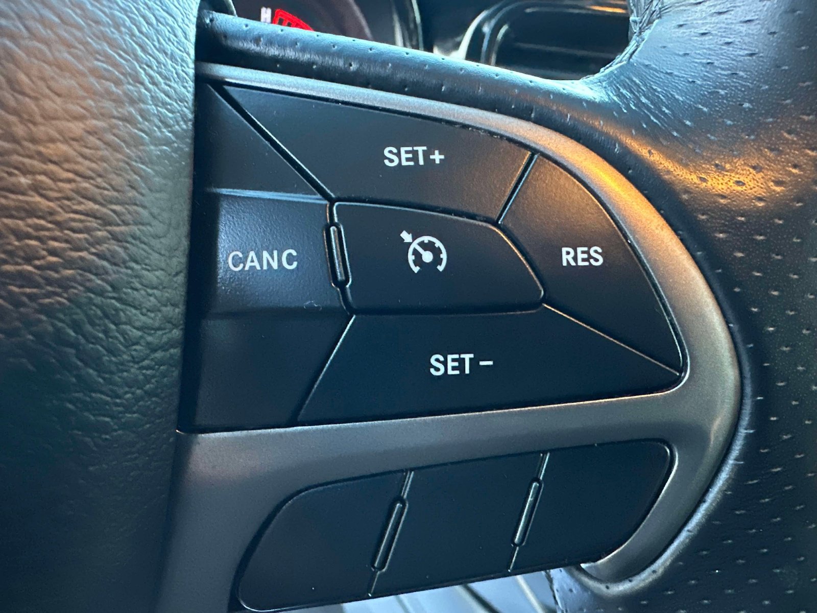 Used 2022 Dodge Durango SXT image 17