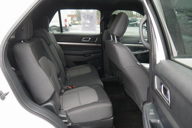 Used 2018 Ford Explorer XLT image 24
