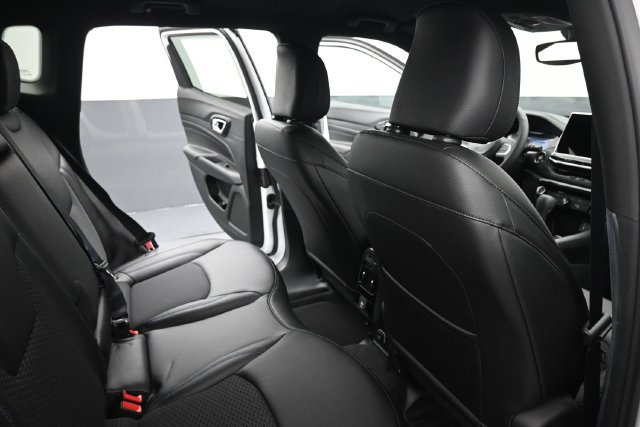 New 2027 Jeep Compass Latitude AWD/4WD image 25