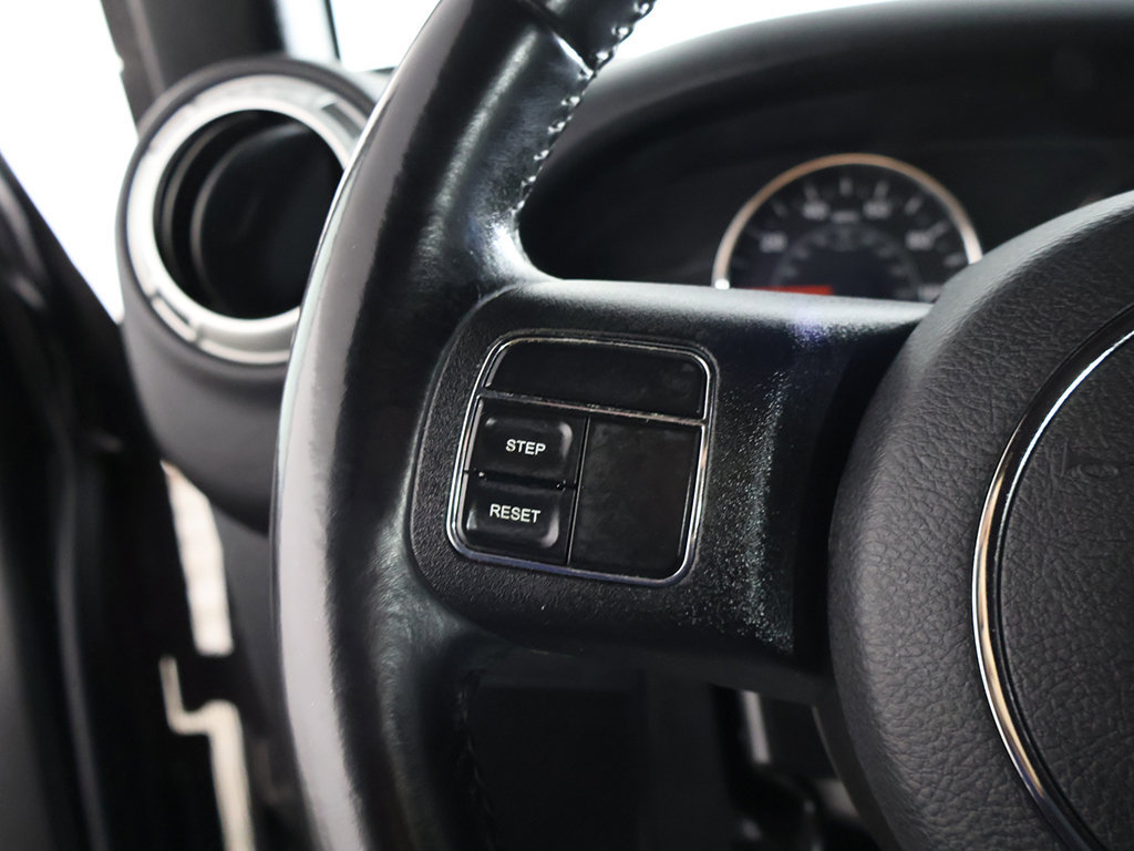 Used 2018 Jeep Wrangler Unlimited Sahara AWD/4WD image 34