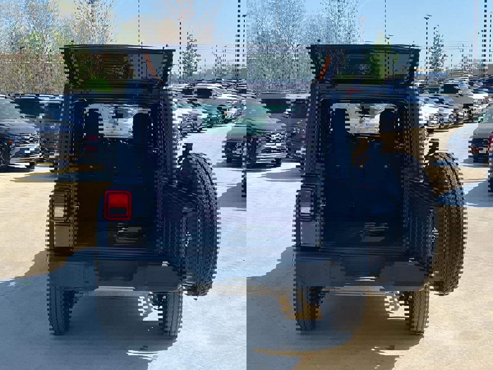 Used 2022 Jeep Wrangler Unlimited Sport image 15