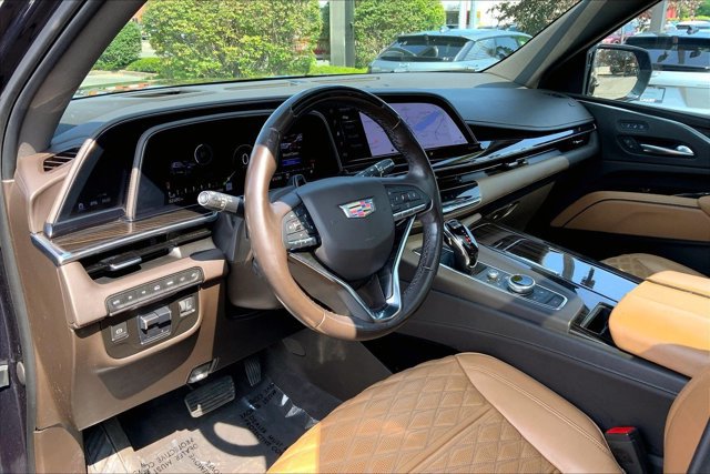 Used 2022 Cadillac Escalade ESV Premium Luxury w/ Performance Package AWD/4WD image 14