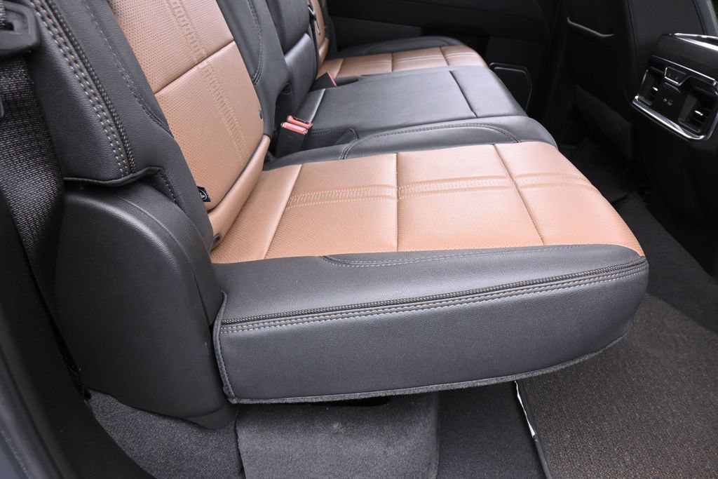 Used 2024 Chevrolet Silverado 1500 High Country w/ Technology Package AWD/4WD image 50