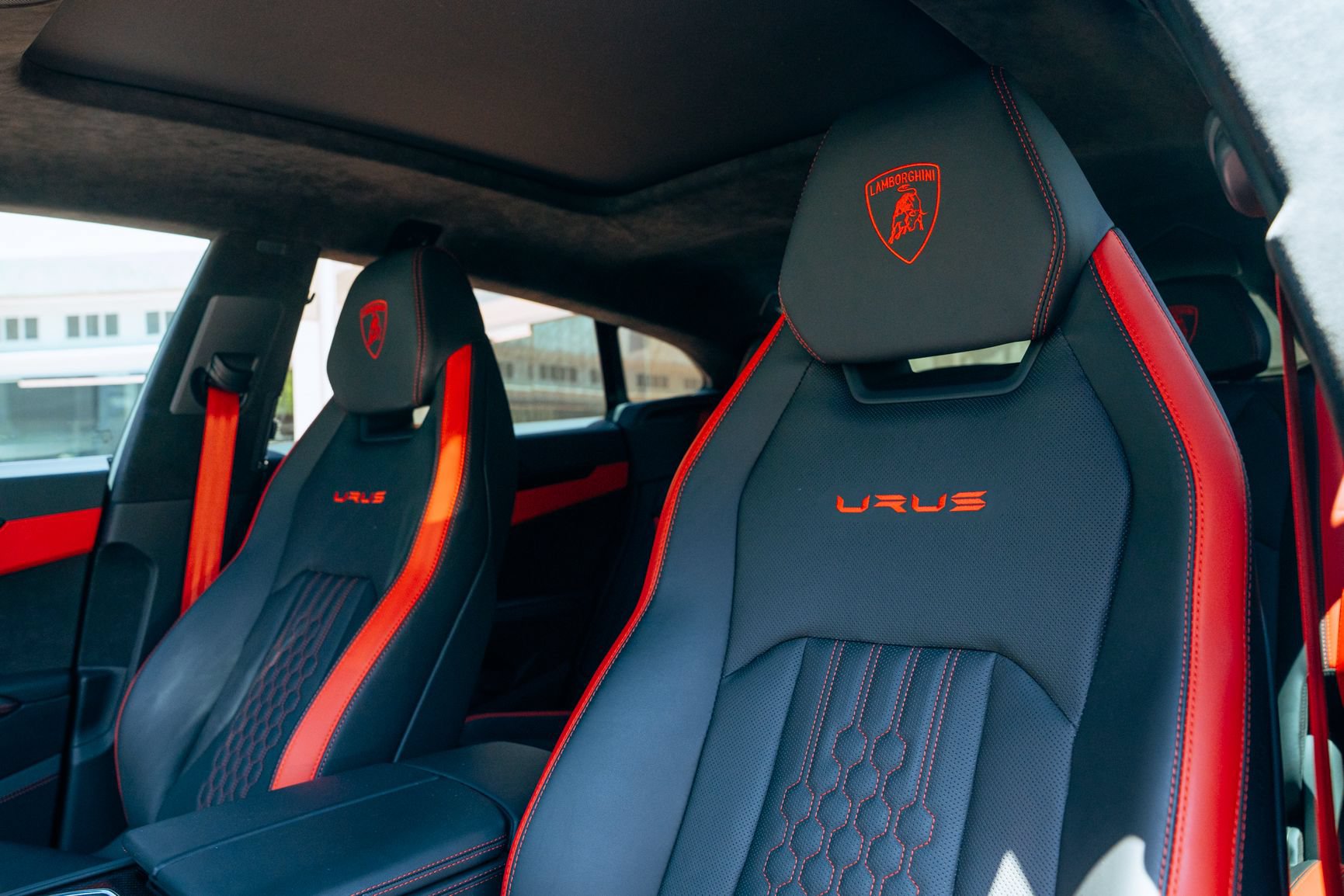 Used 2024 Lamborghini Urus S AWD/4WD image 8