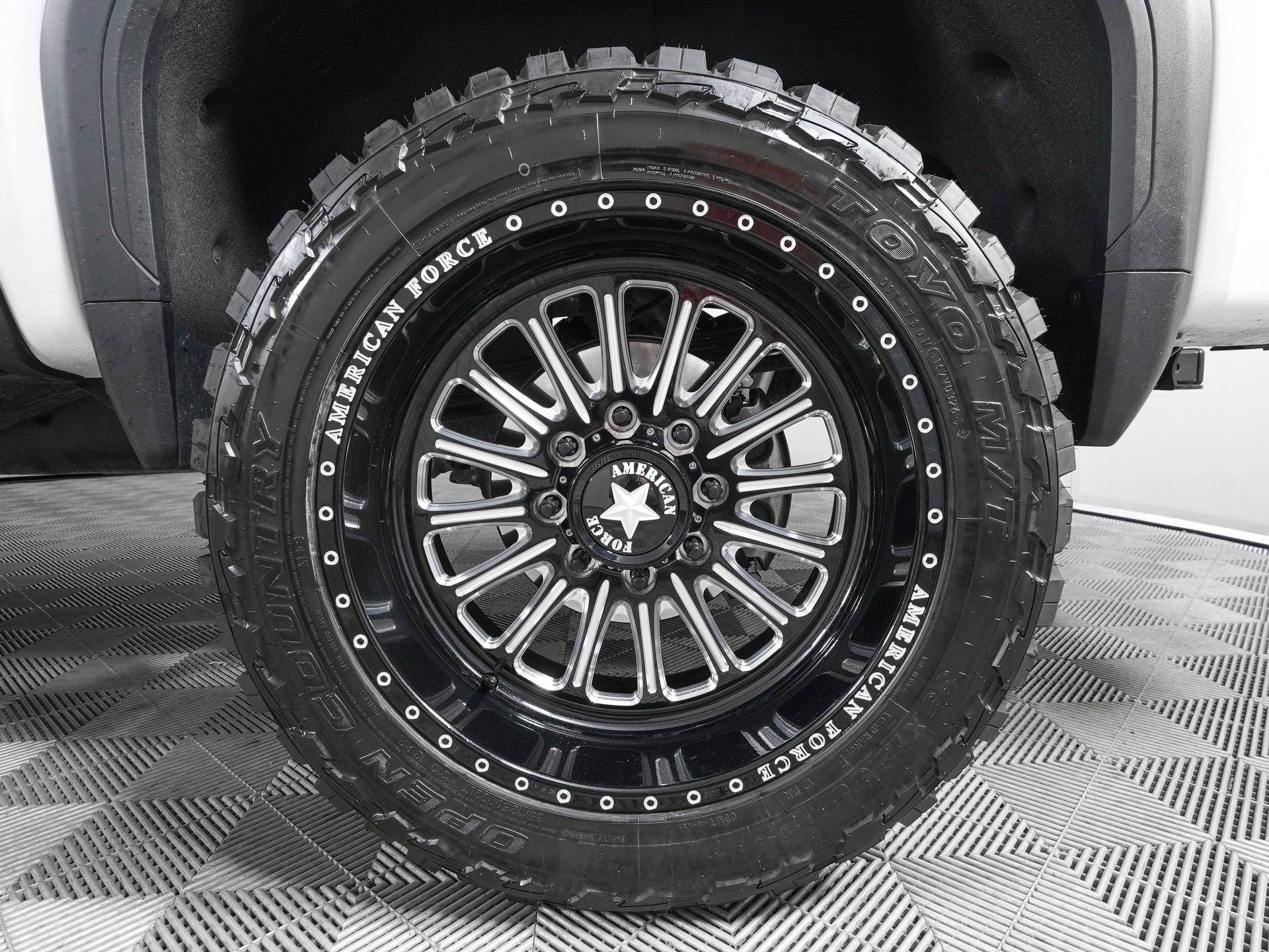 Used 2025 GMC Sierra 2500 Denali Ultimate AWD/4WD image 32