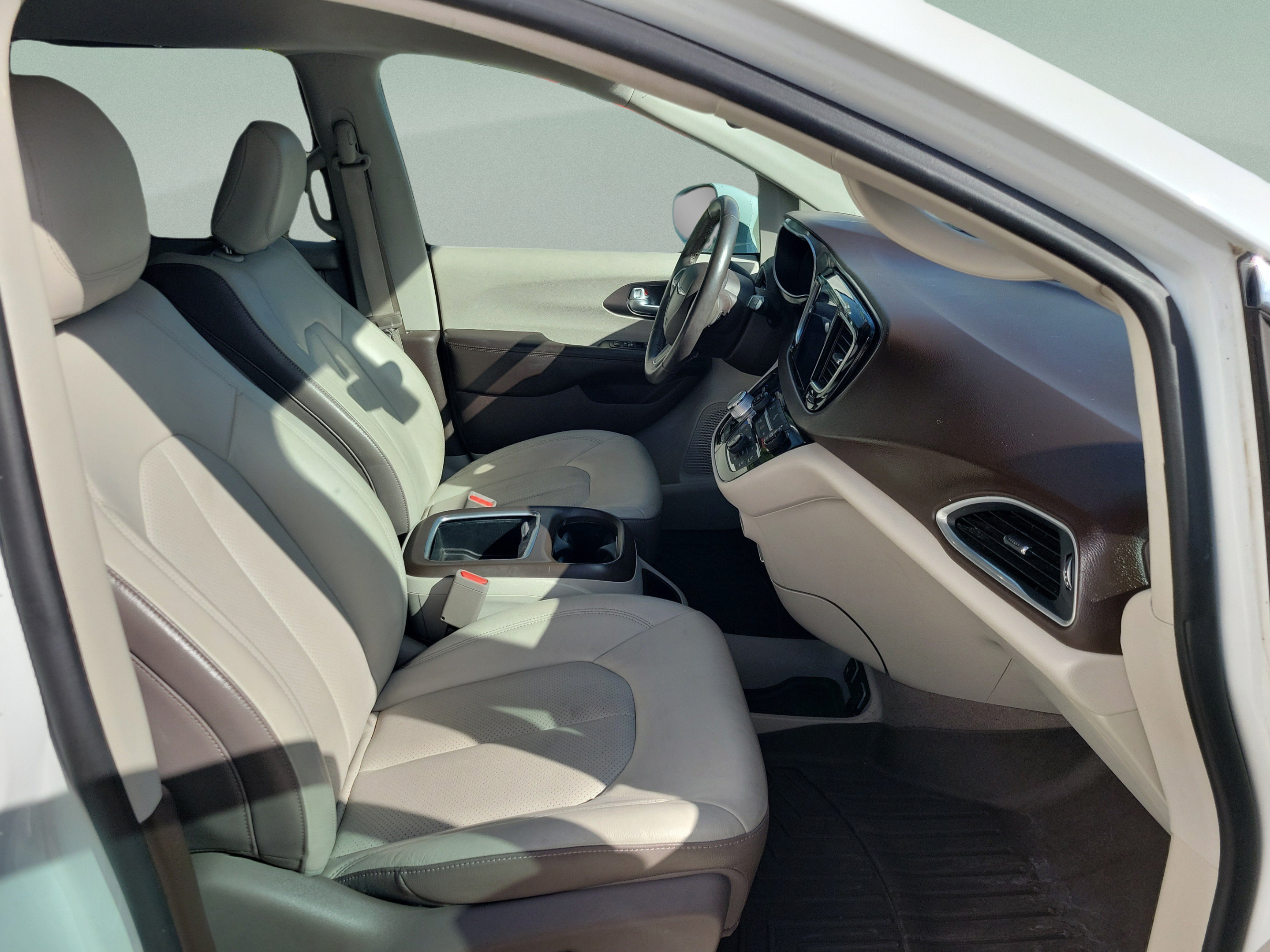 Used 2017 Chrysler Pacifica Touring-L Plus FWD image 29