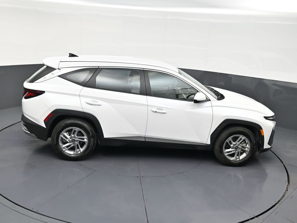 Used 2025 Hyundai Tucson SE image 18