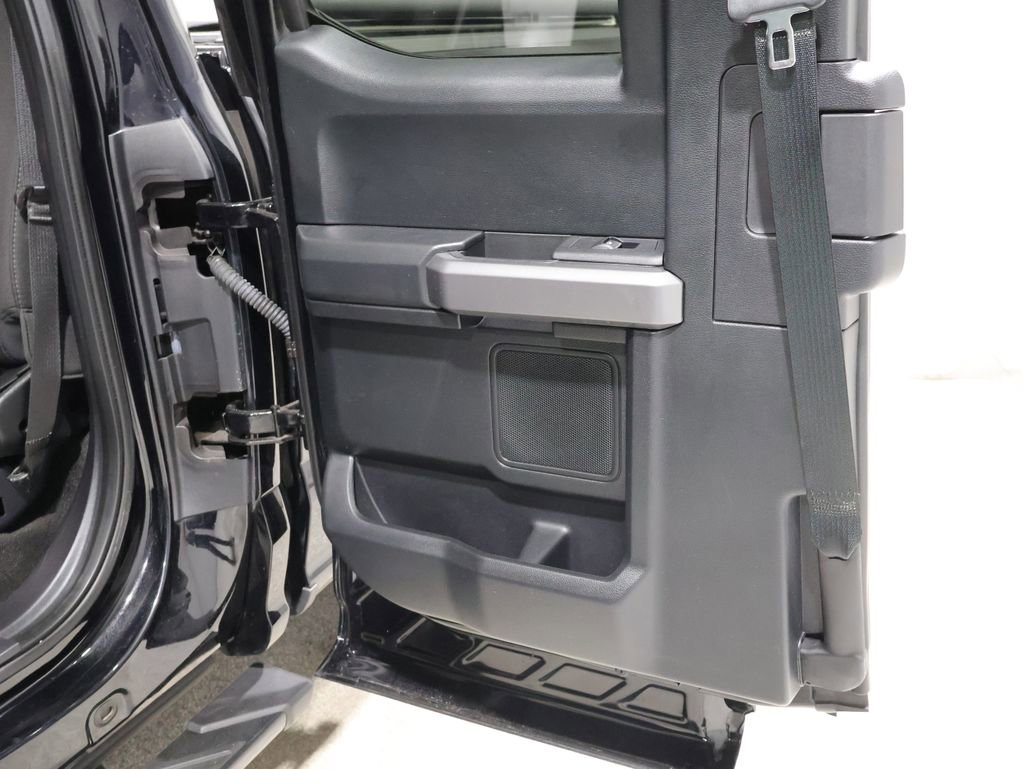 Used 2018 Ford F150 XLT w/ Equipment Group 302A Luxury AWD/4WD image 19