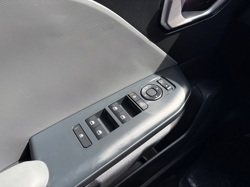 Used 2025 Kia K4 LX FWD image 21