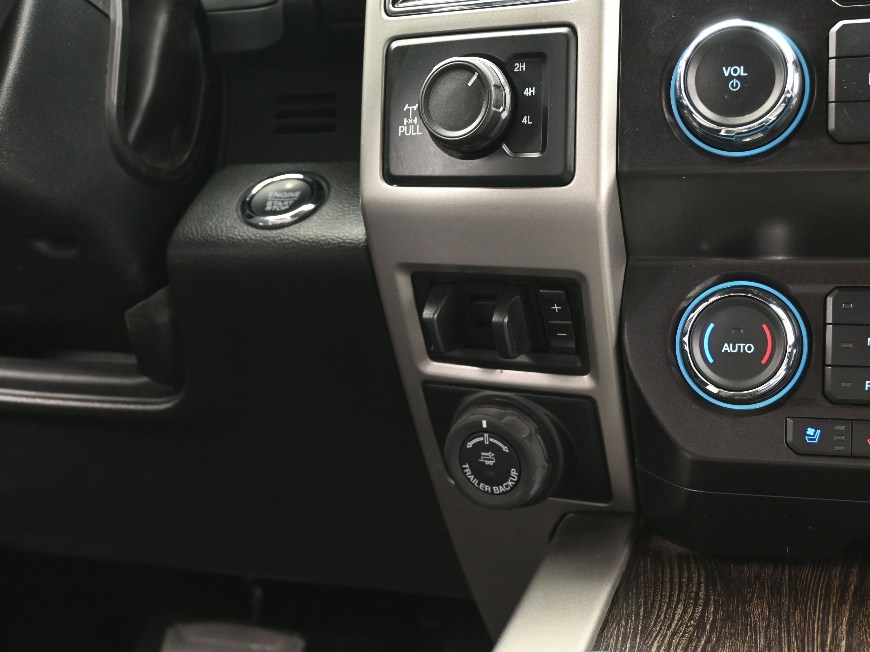 Used 2020 Ford F250 Lariat w/ Lariat Ultimate Package image 36