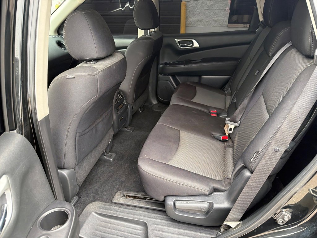 Used 2020 Nissan Pathfinder S AWD/4WD image 12
