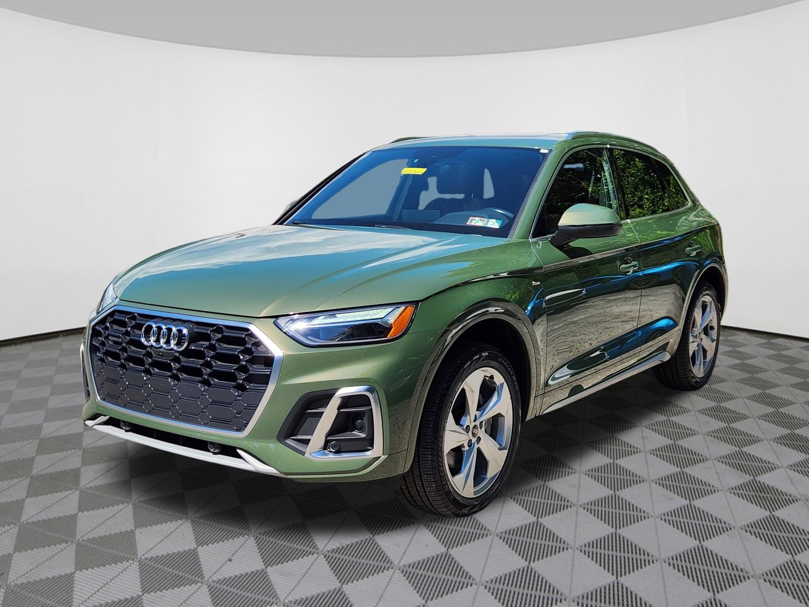Used 2022 Audi Q5 2.0T Premium Plus w/ Premium Plus Package AWD/4WD image 2