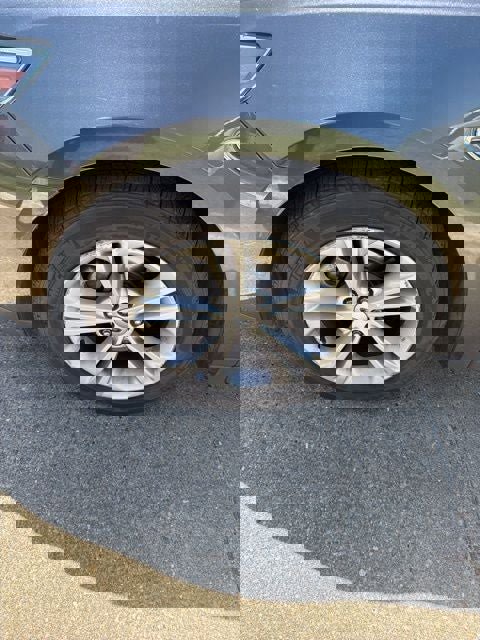 Used 2015 Ford Taurus SEL w/ Equipment Group 201A FWD image 2