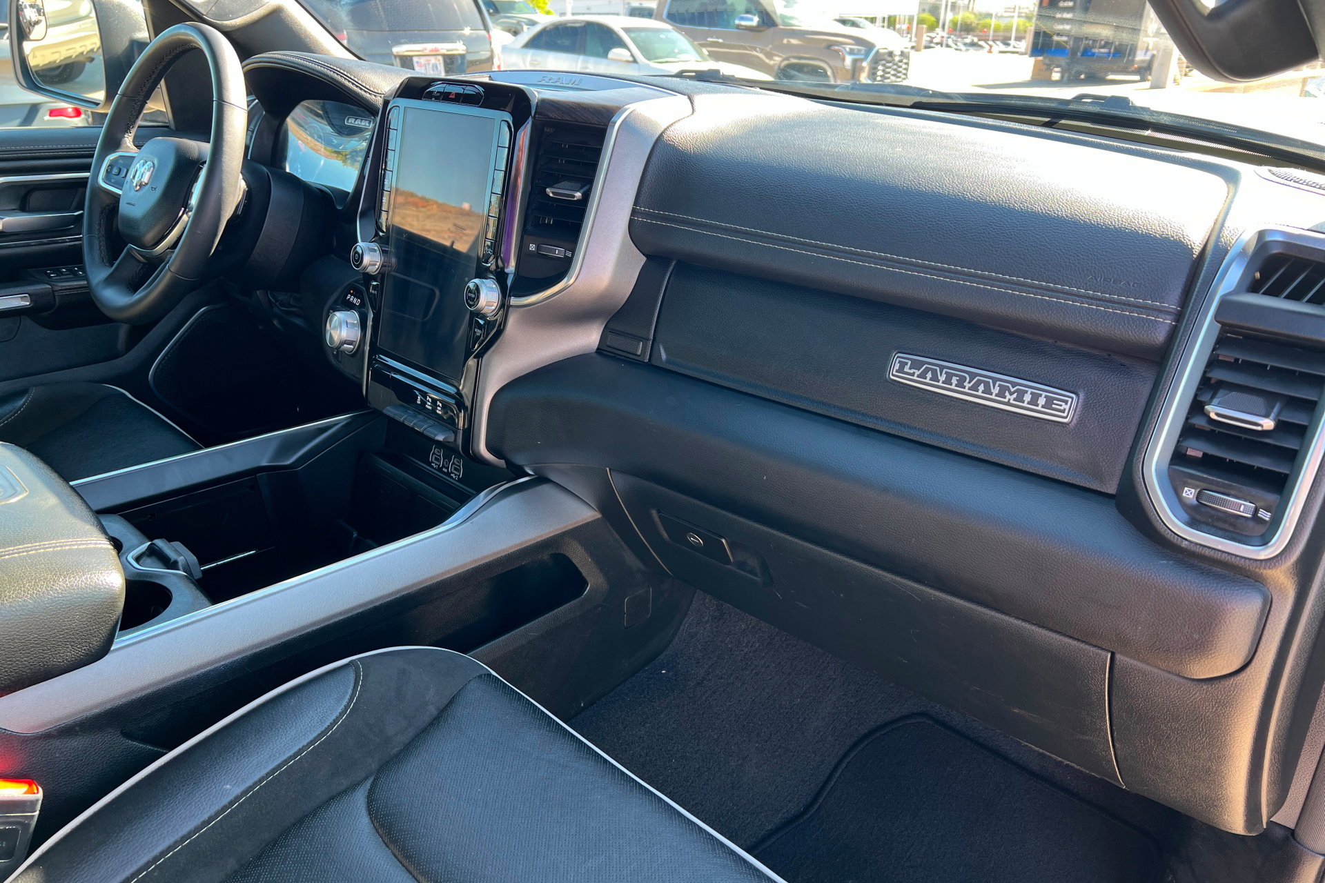 Used 2025 RAM 1500 Laramie AWD/4WD image 23