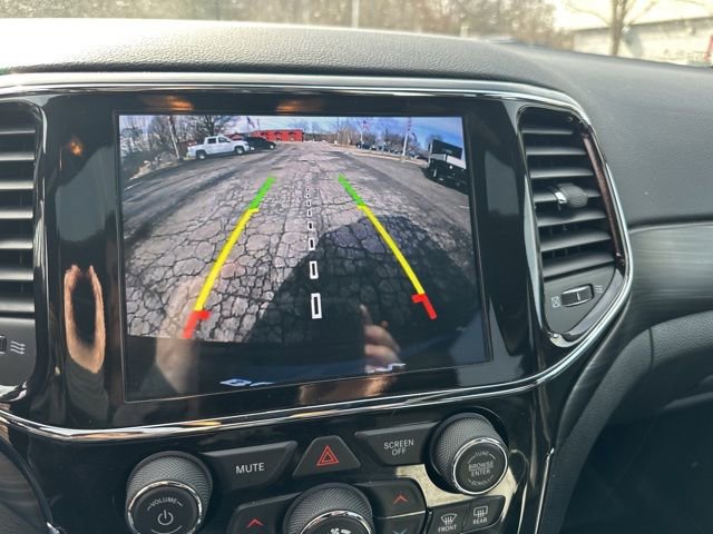 Used 2021 Jeep Grand Cherokee Laredo X image 21