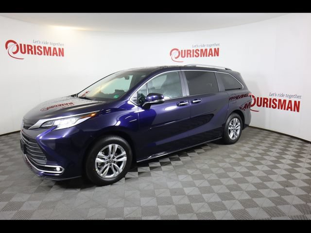 Used 2025 Toyota Sienna Limited AWD/4WD image 6