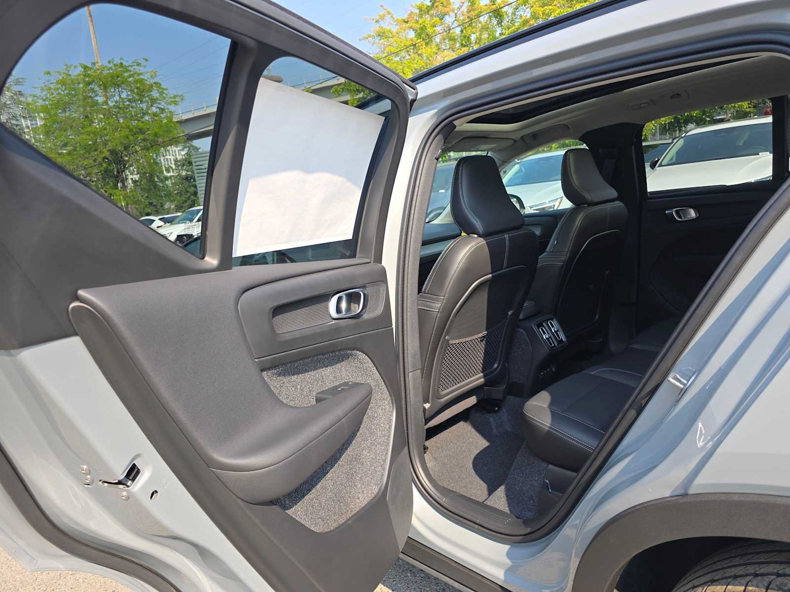 New 2026 Volvo XC40 B5 Plus w/ Protection Package Premier AWD/4WD image 16