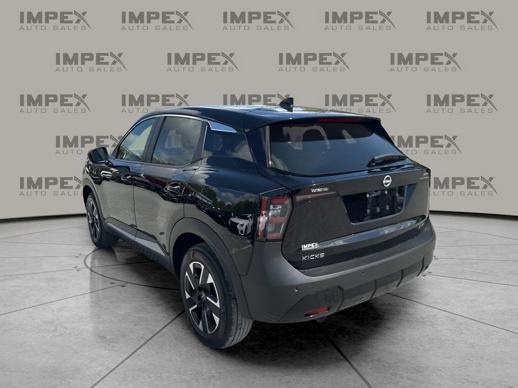Used 2025 Nissan Kicks SV AWD/4WD image 3