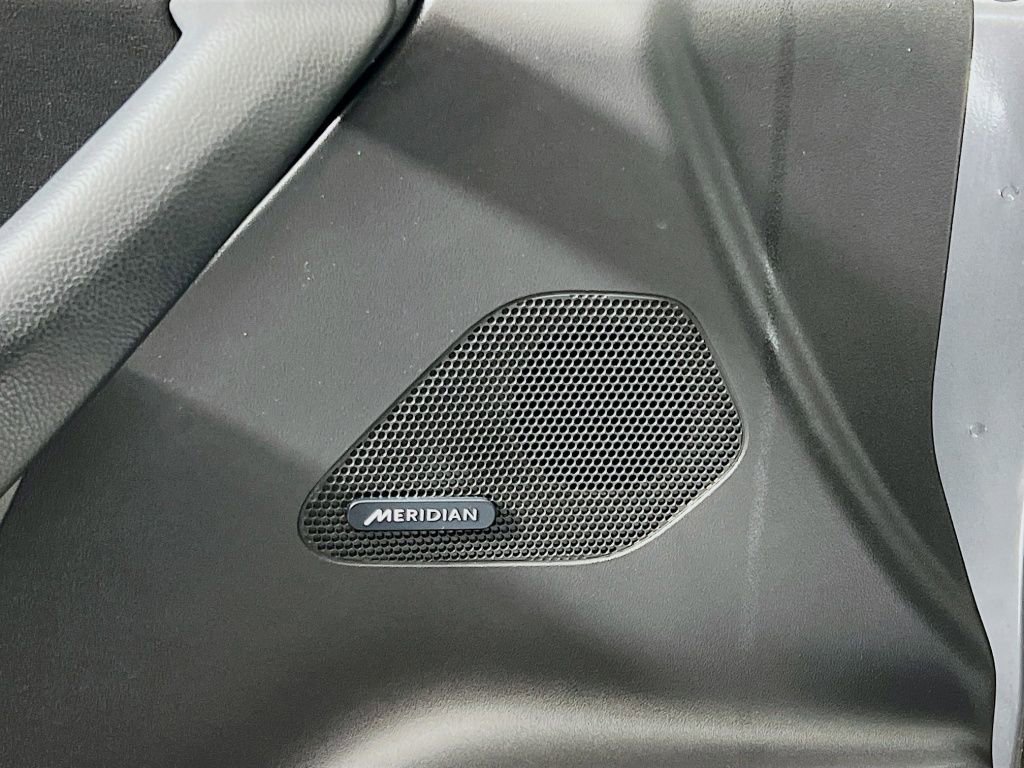 Used 2020 Jaguar F-PACE Prestige image 18