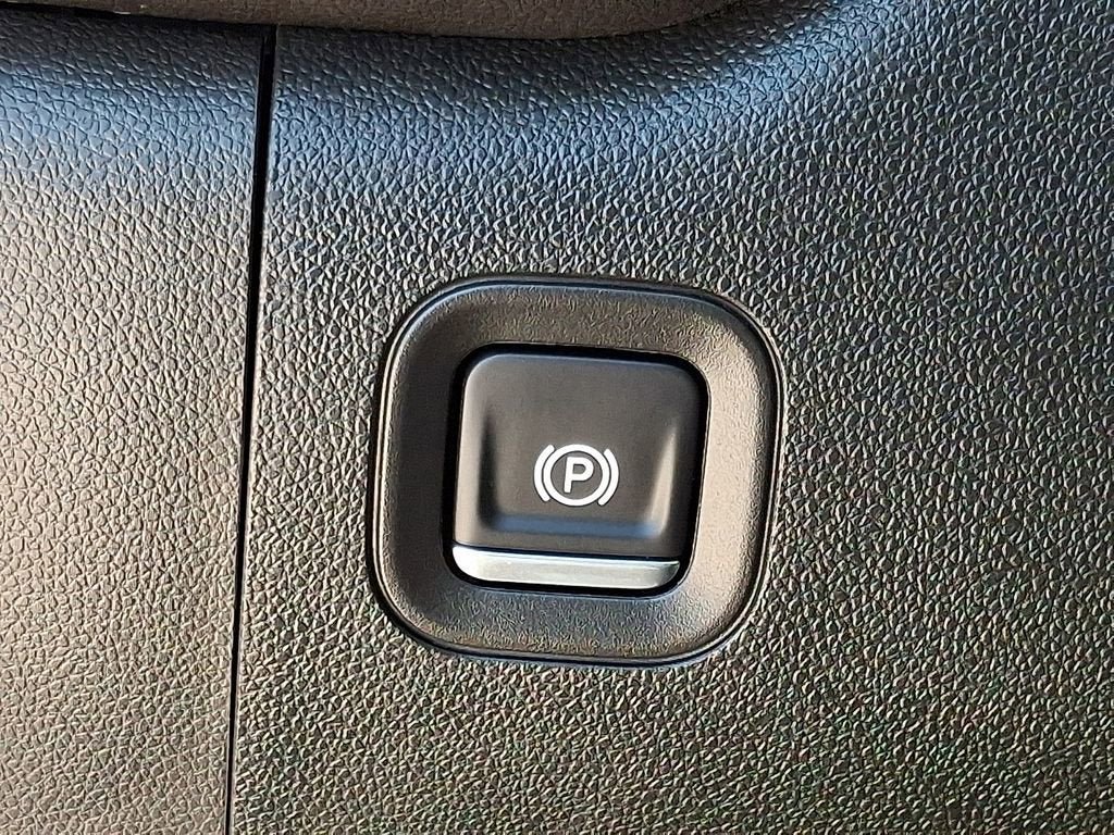 Certified 2025 Chevrolet Silverado 2500 W/T AWD/4WD image 24