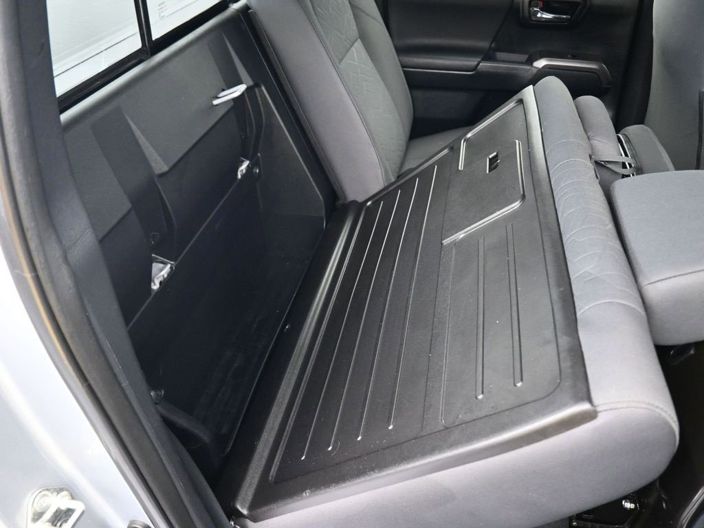 Used 2017 Toyota Tacoma TRD Sport image 37