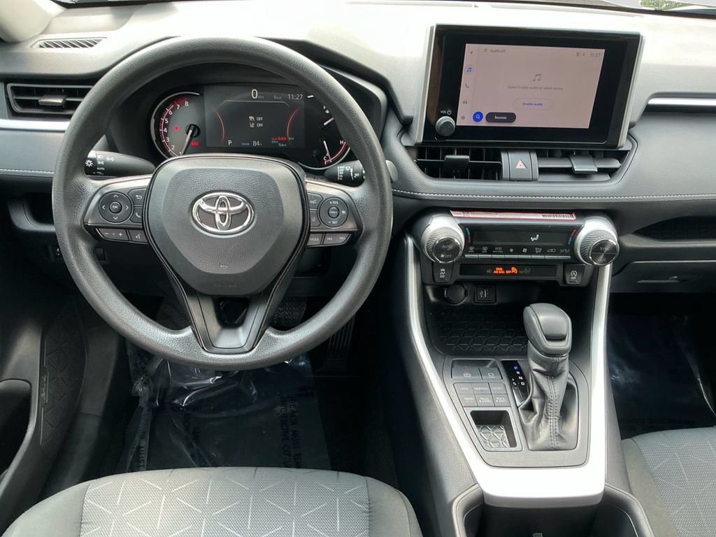 Used 2025 Toyota RAV4 XLE AWD/4WD image 16
