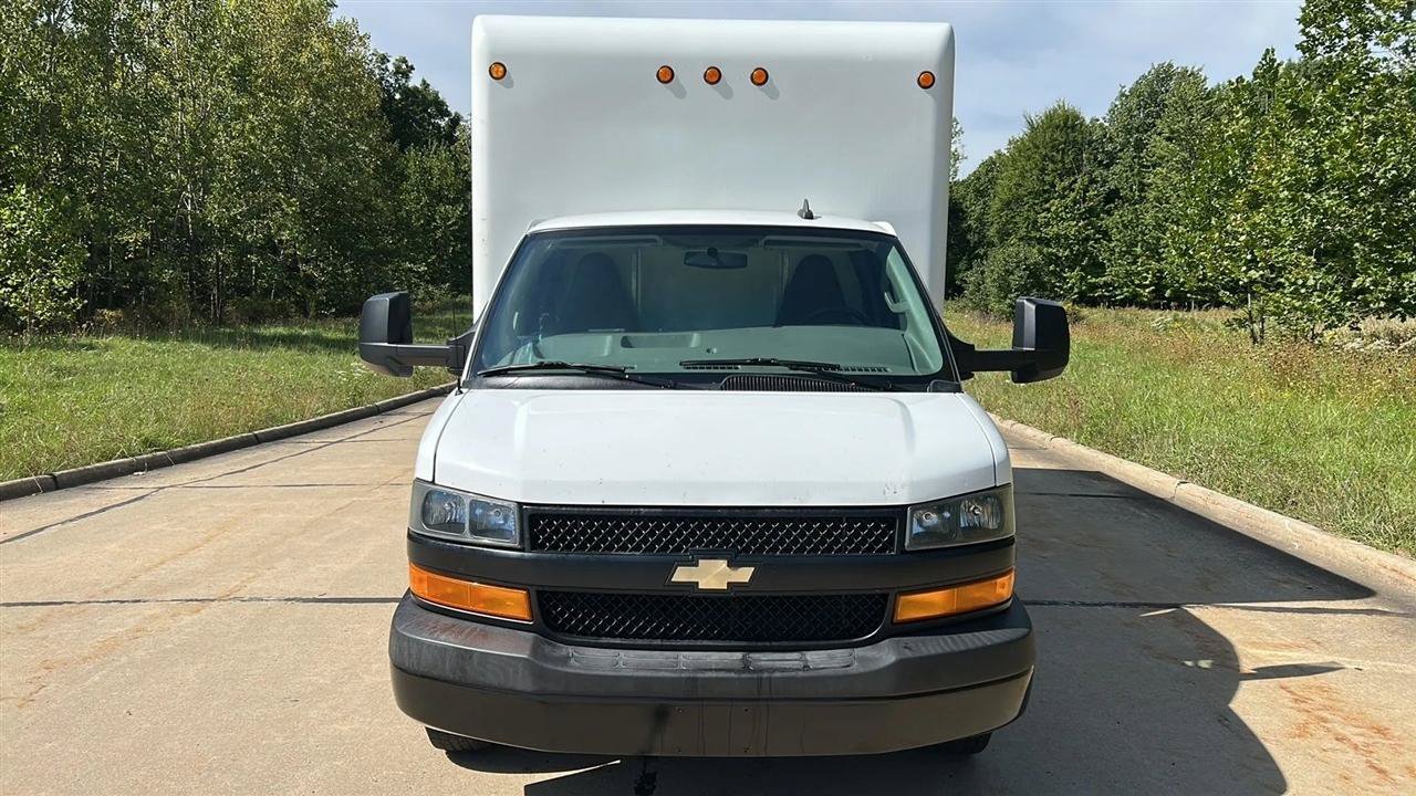 Used 2019 Chevrolet Express 3500 Extended w/ Driver Convenience Package RWD image 23