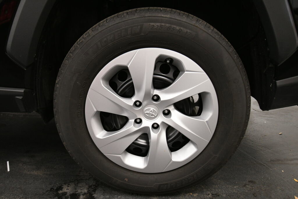 Certified 2024 Toyota RAV4 LE image 30