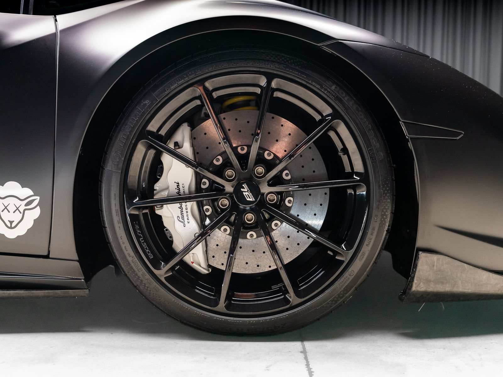 Used 2018 Lamborghini Huracan Performante AWD/4WD image 33