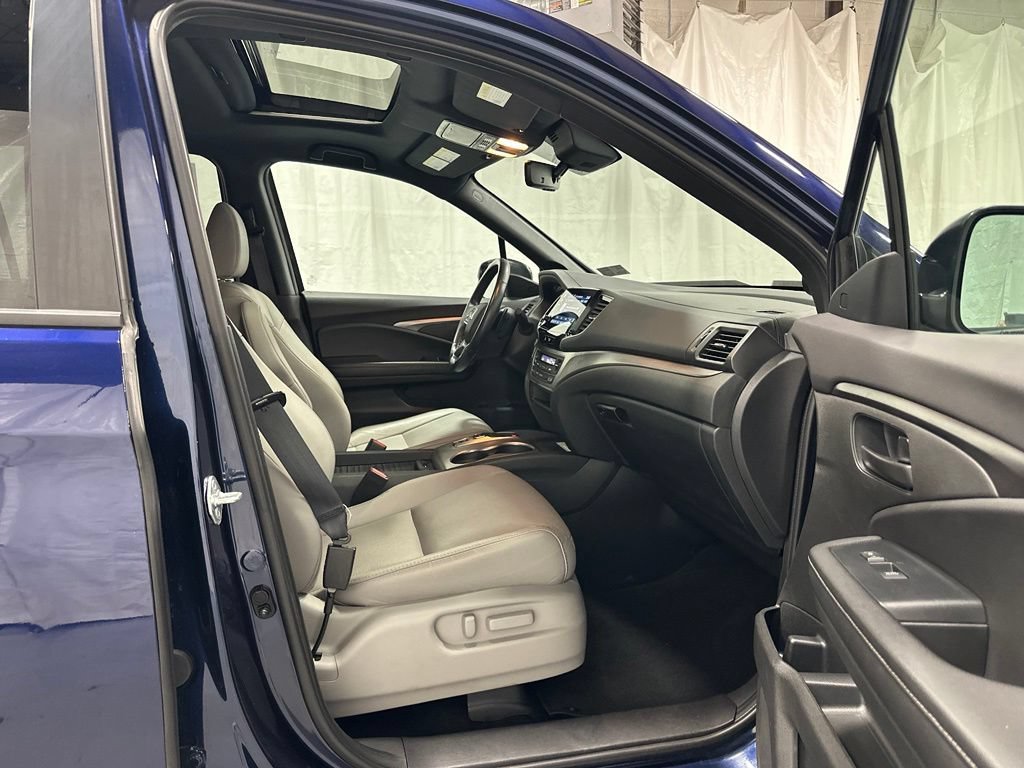 Used 2023 Honda Passport EX-L image 57