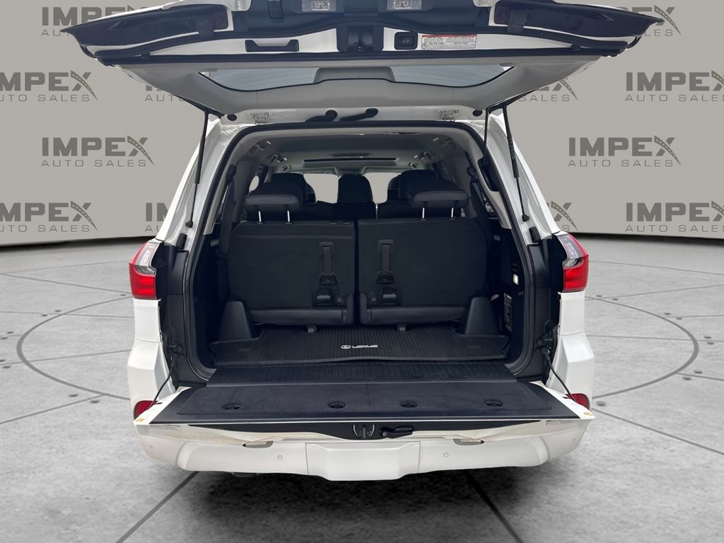 Used 2016 Lexus LX 570 4WD image 30