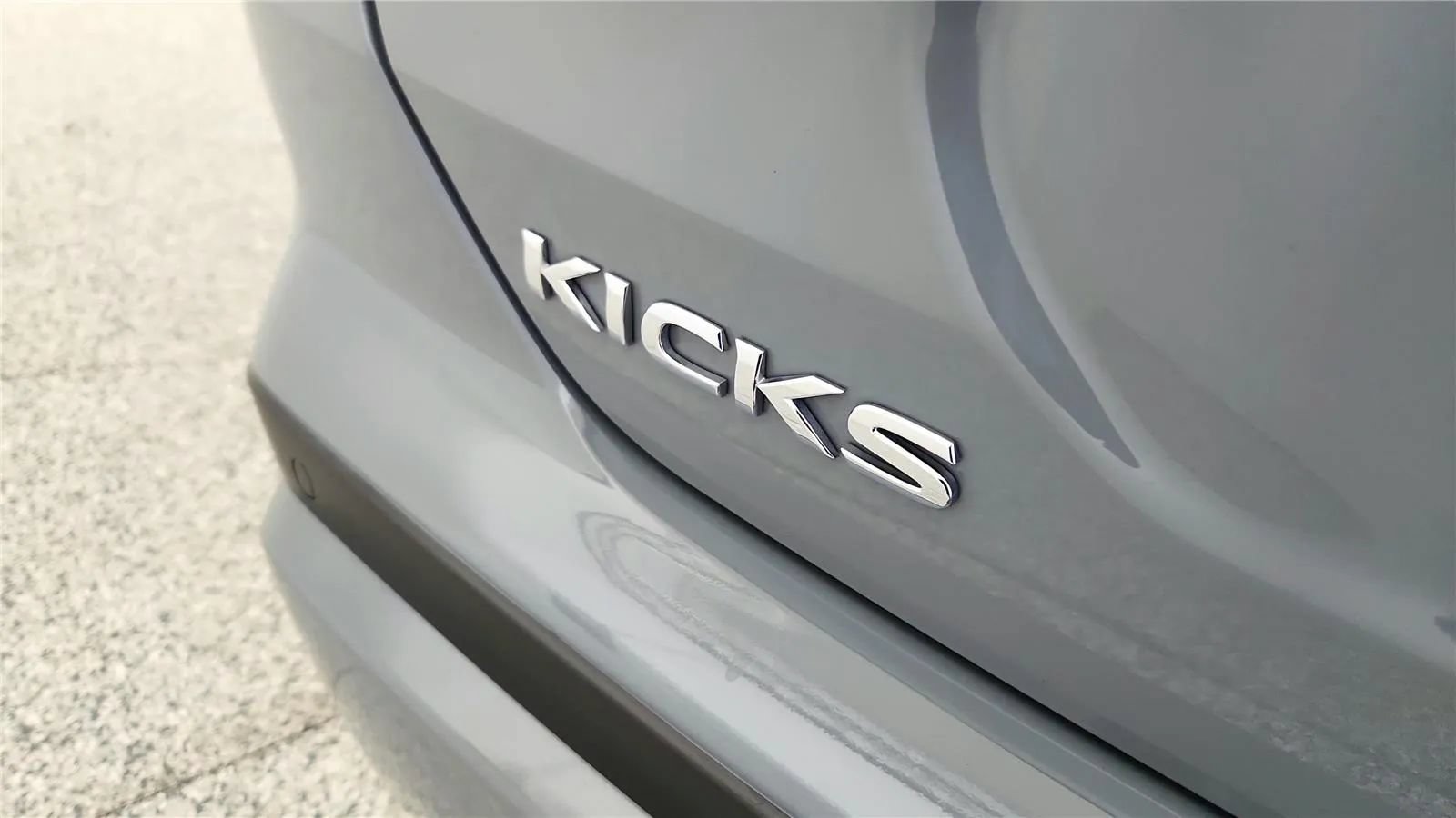 Used 2024 Nissan Kicks SV FWD image 17