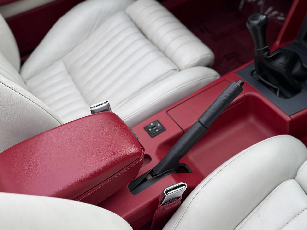 Used 1988 Ford Mustang GT image 93